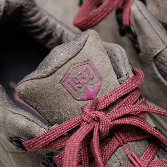 Danner Dry Mountain 600 Low Outdoor Hiking Shoes Gray Suede Plum Womens Size 7.5 - Picture 10 of 16